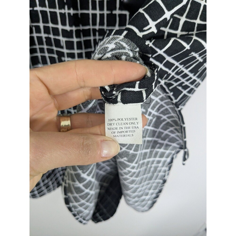 Caroline Rose Large Button Loop Over Shirt Black White Geometric Art to Wear 1X - Picture 6 of 7